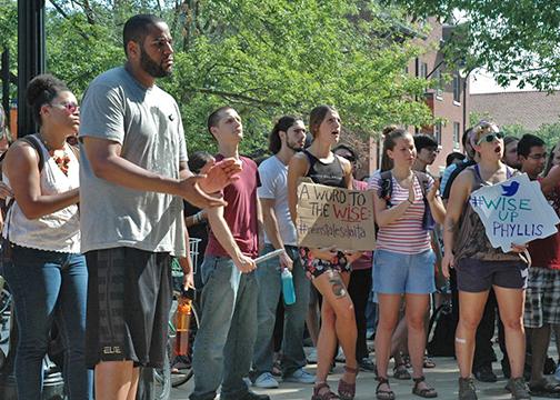 Rallying for fired professor Steven Salaita on the second day of classes at UIUC