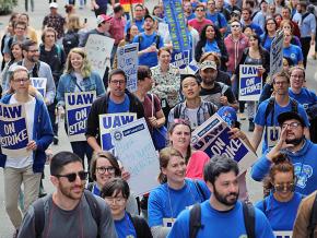 Academic student workers walk out at the University of Washington